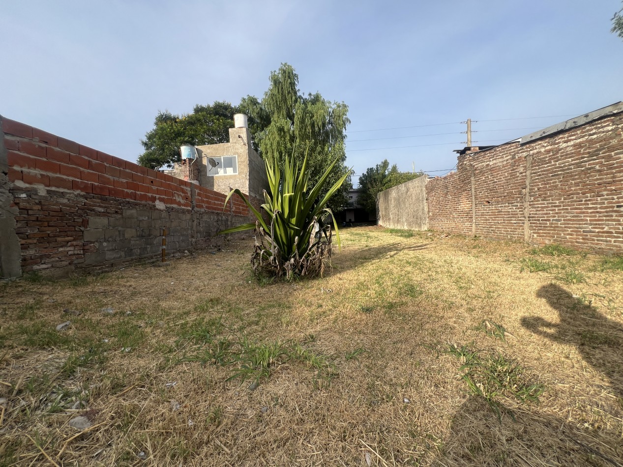 Terreno de 450 m² en zona Miguel David y Division Los Andes - Con asfalto y servicios en Parana