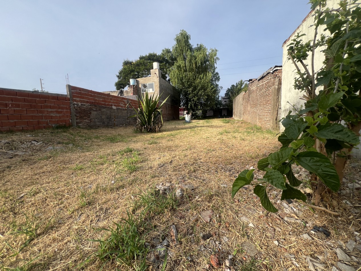 Terreno de 450 m² en zona Miguel David y Division Los Andes - Con asfalto y servicios en Parana