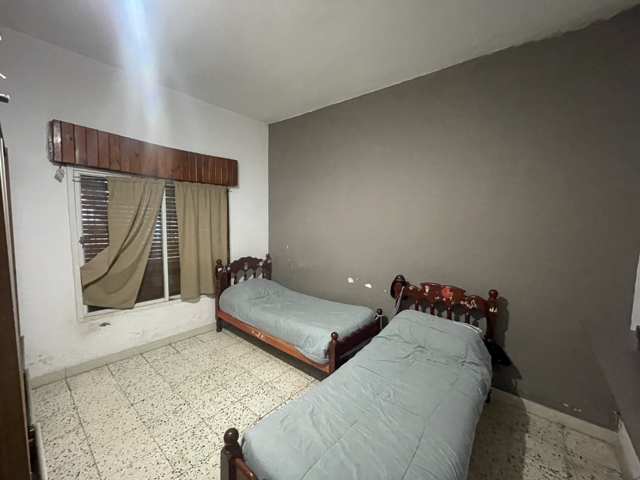 Casa de 2 dormitorios apta credito hipotecario con patio y cochera - Parana