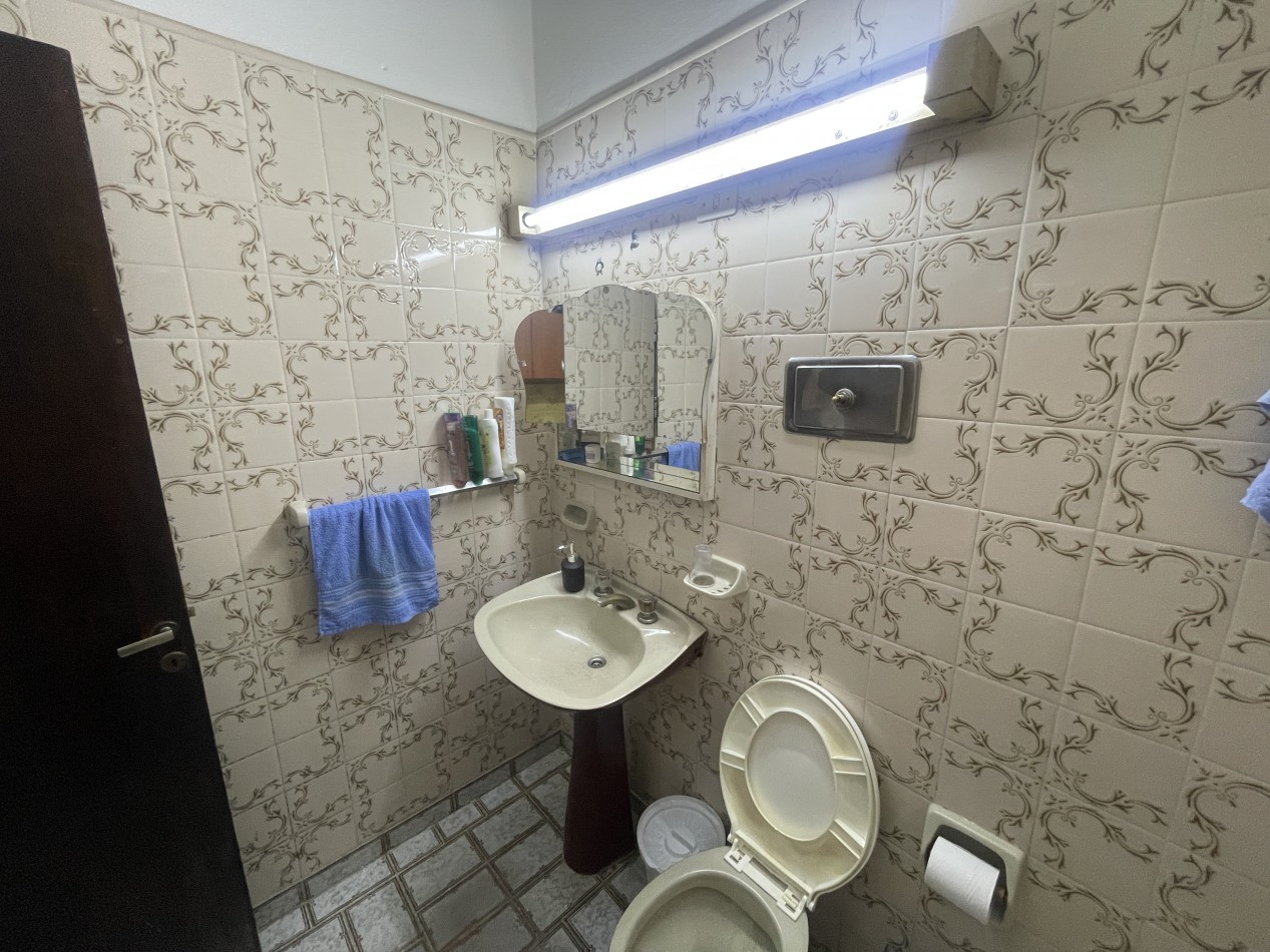 Casa de 2 dormitorios apta credito hipotecario con patio y cochera - Parana