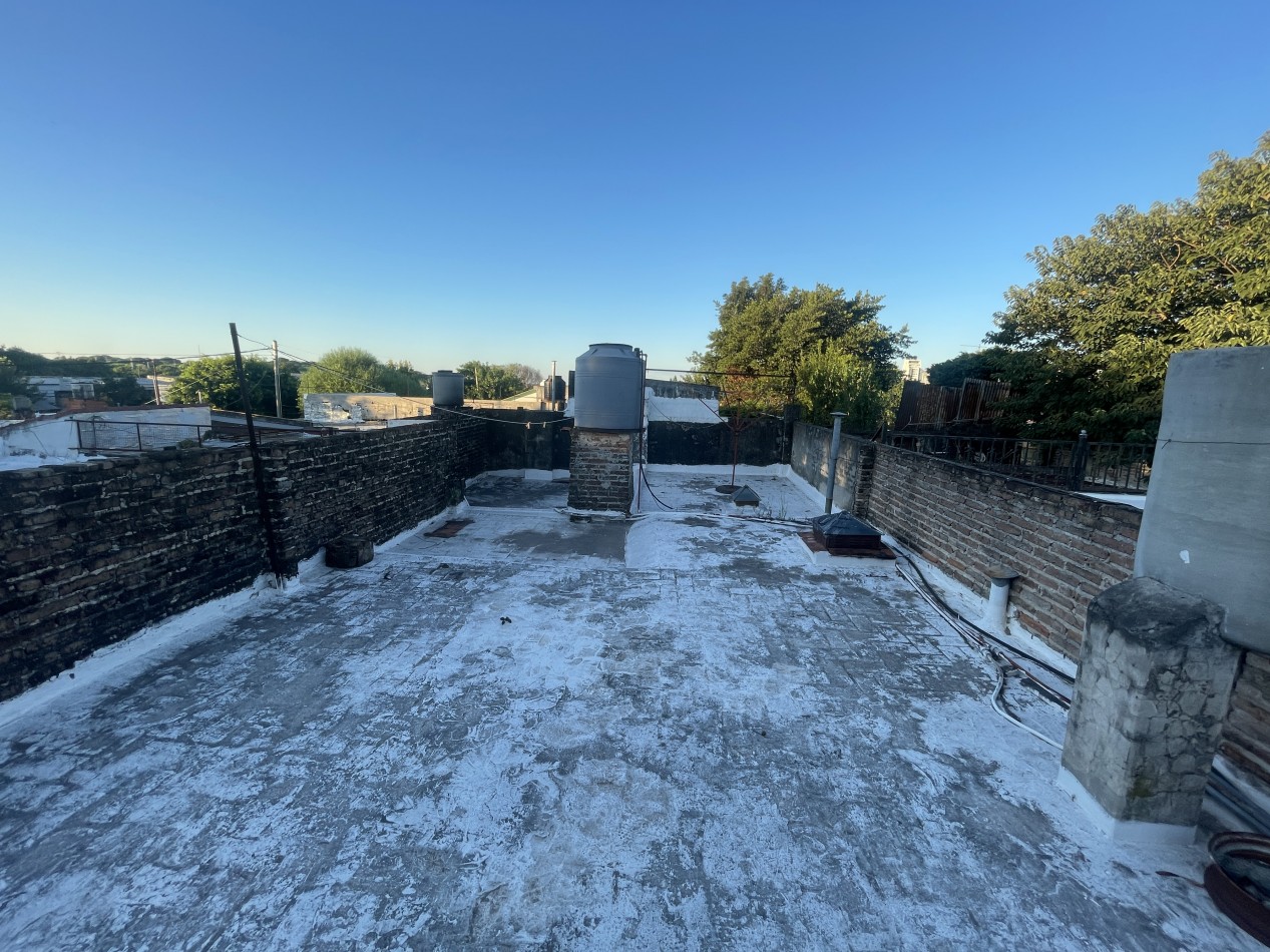 Casa de 2 dormitorios apta credito hipotecario con patio y cochera - Parana