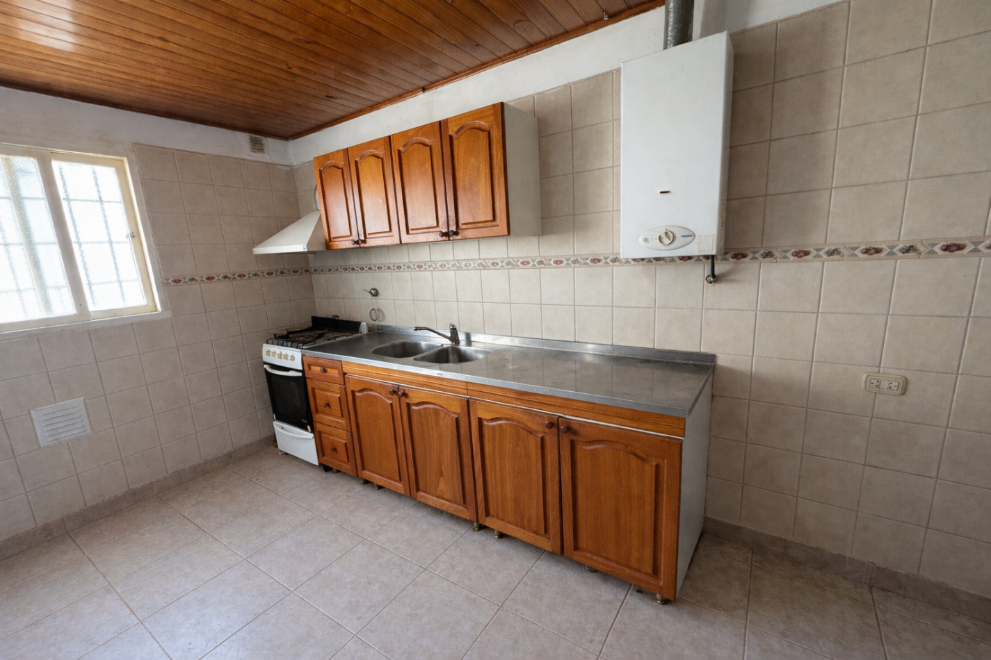 Casa de 2 dormitorios con patio y quincho - A media cuadra de Av. Almafuerte en Parana