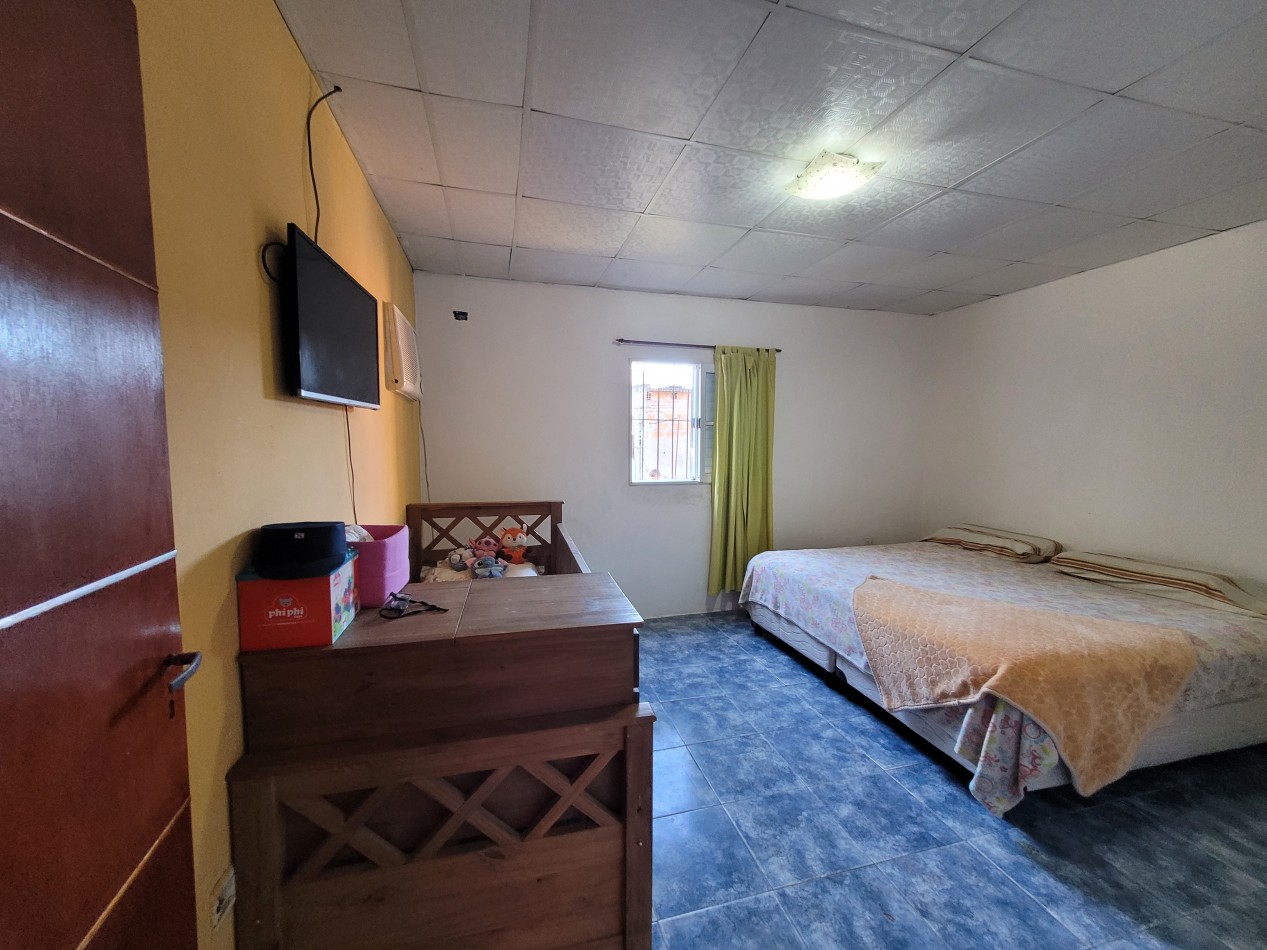 Casa de 2 dormitorios apta credito en esquina - Terreno amplio en Colonia Avellaneda