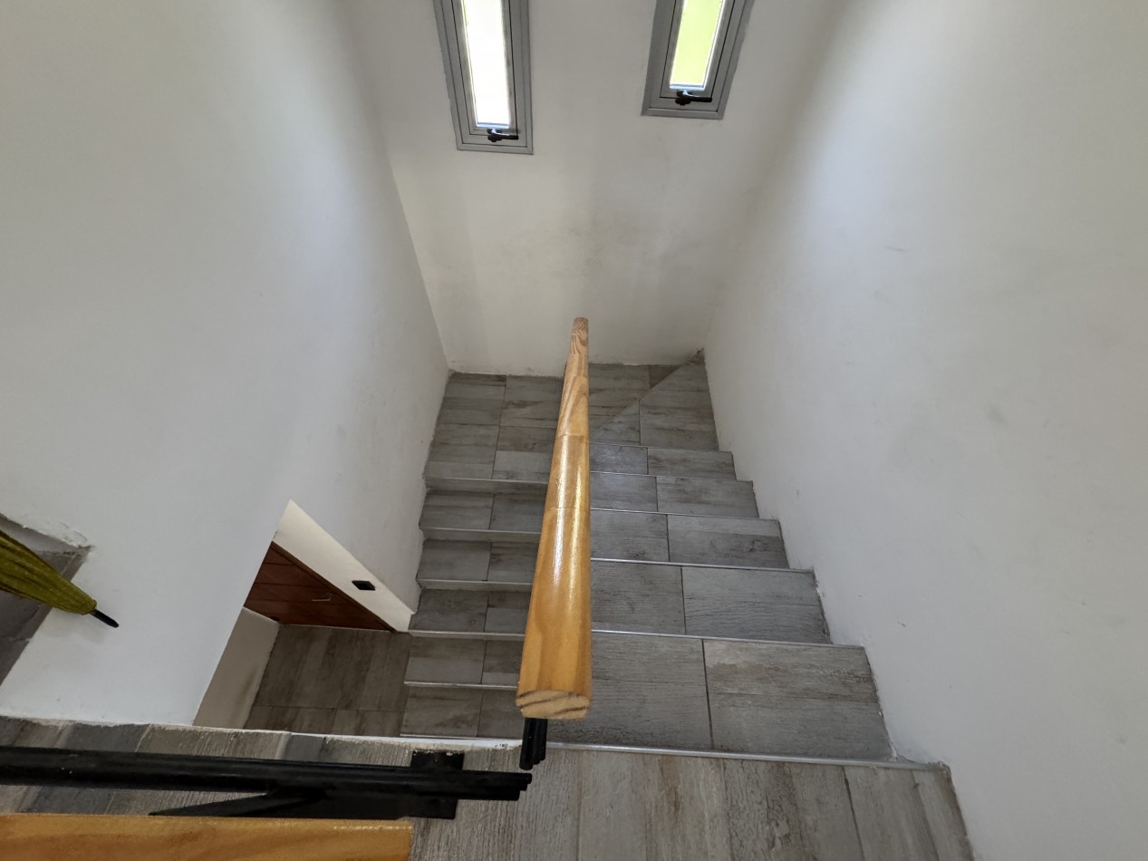 Casa de 2 dormitorios apta credito con gran patio y cochera - Barrio Lomas del Golf en Parana