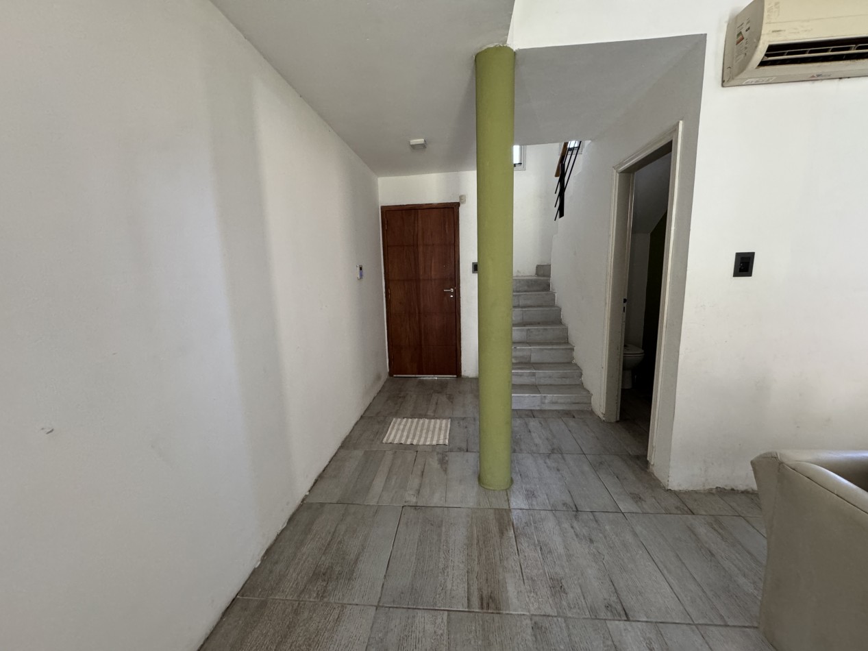 Casa de 2 dormitorios apta credito con gran patio y cochera - Barrio Lomas del Golf en Parana