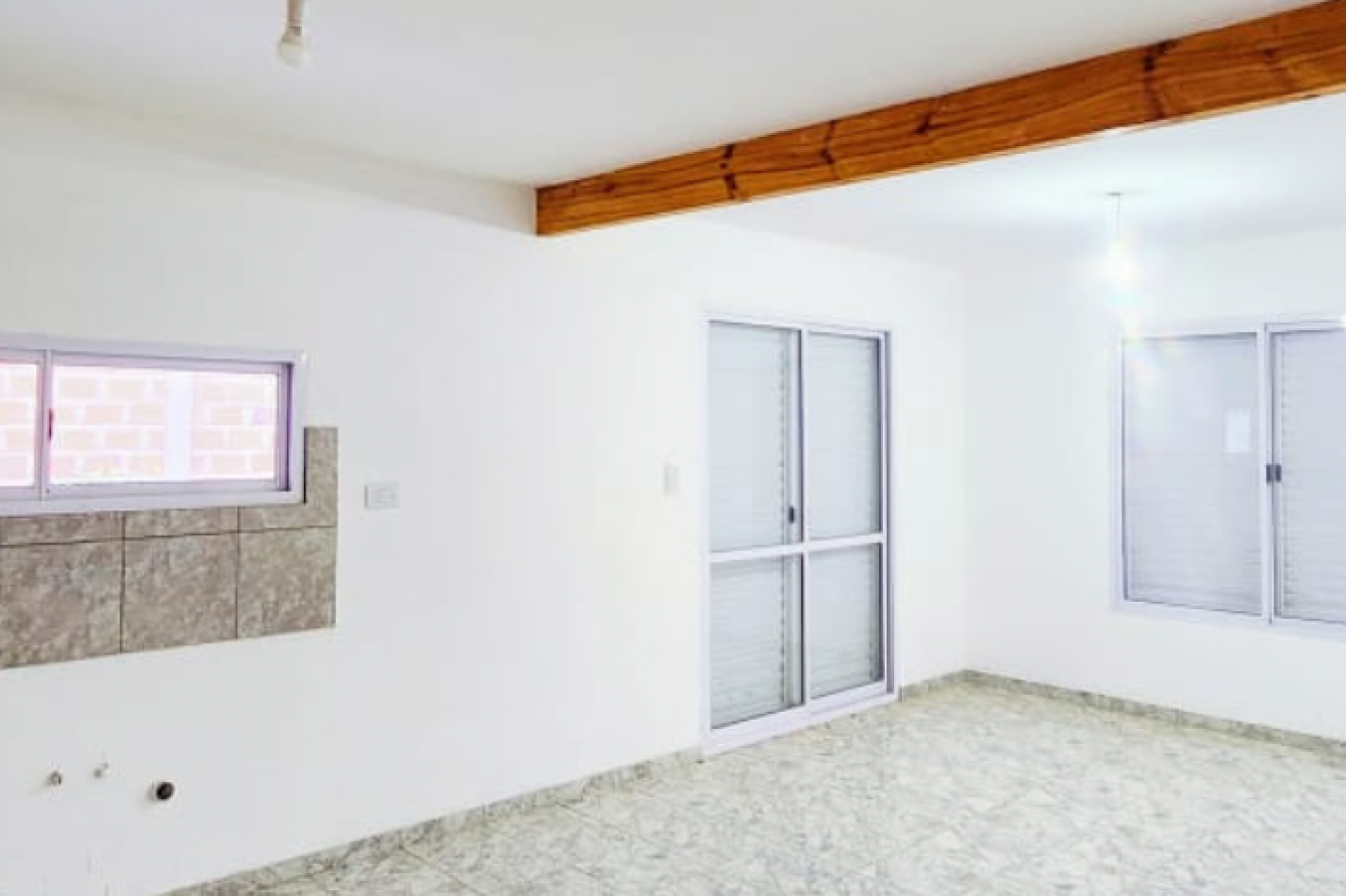 Casa a estrenar de 2 dormitorios con quincho y estudio independiente - Apta credito en Colonia Avellaneda