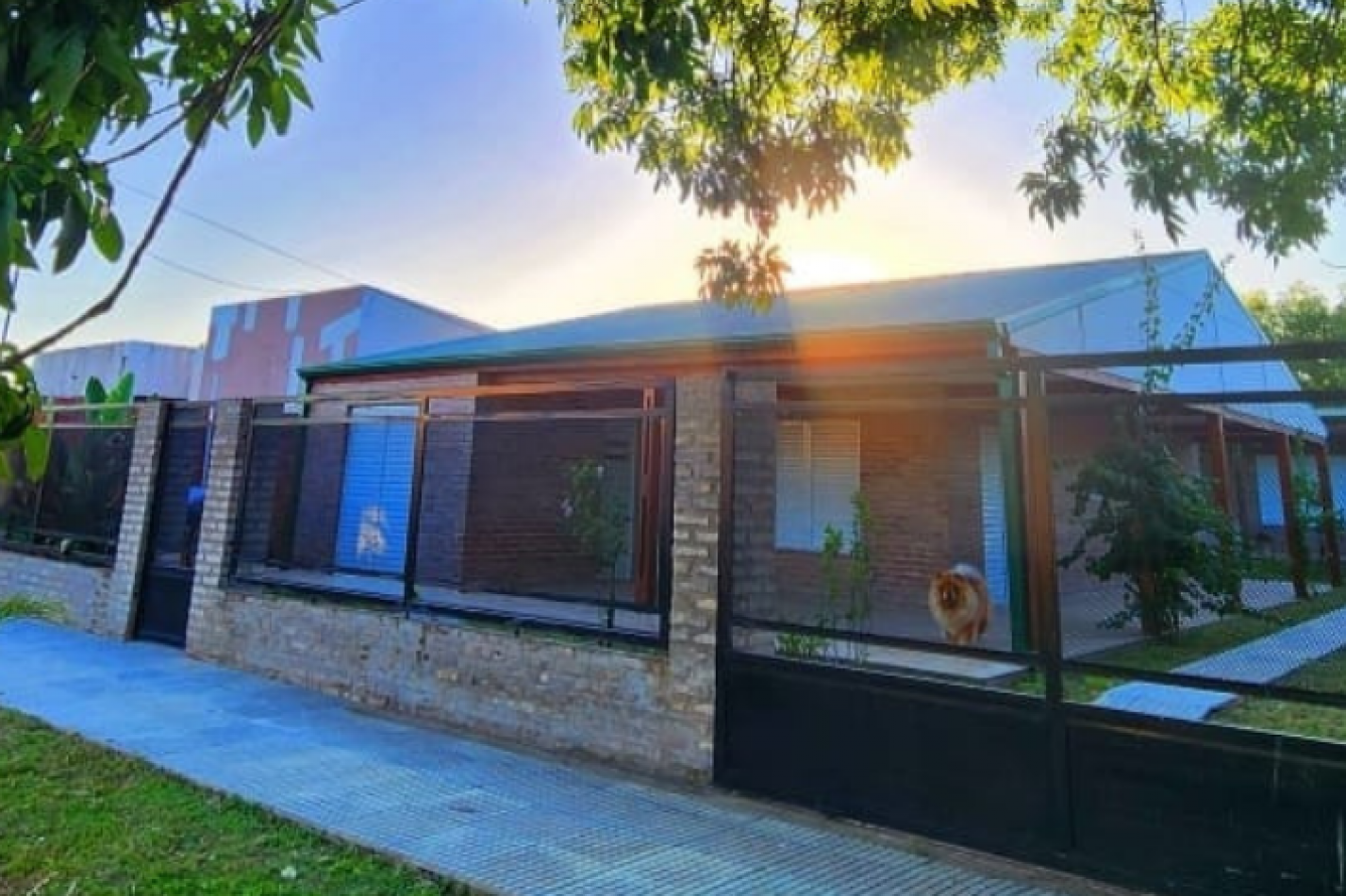 Casa a estrenar de 2 dormitorios con quincho y estudio independiente - Apta credito en Colonia Avellaneda