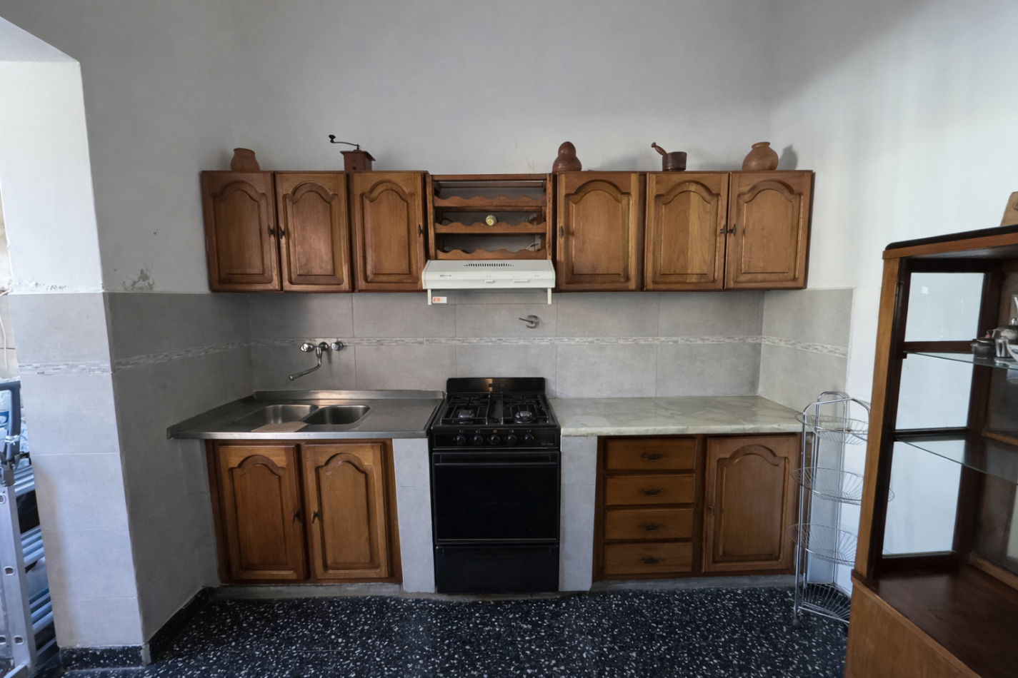 Casa centrica de 3 dormitorios con patio, pileta y quincho - Gran terreno en Parana