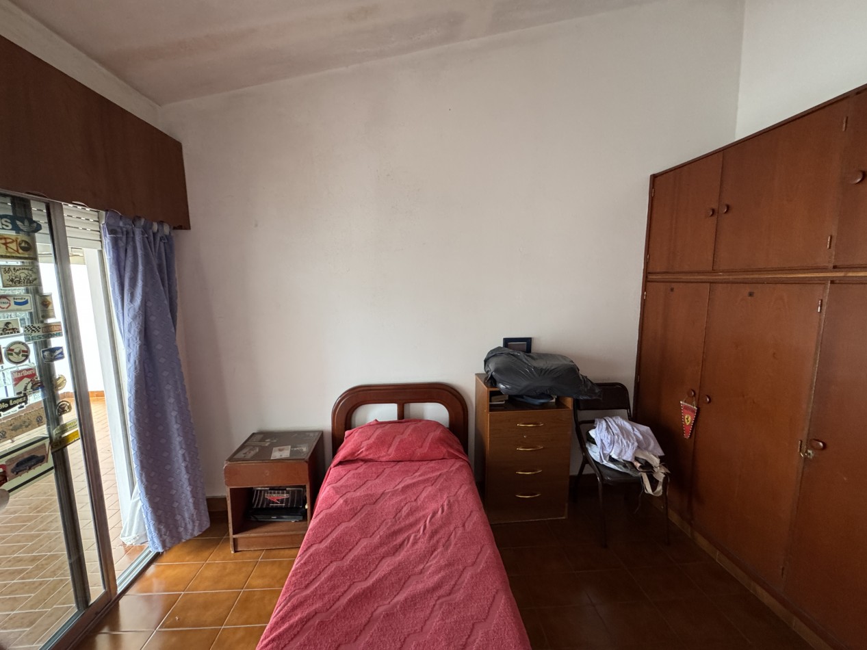 Casa centrica de 4 dormitorios con pileta y quincho - Gran terreno en Parana