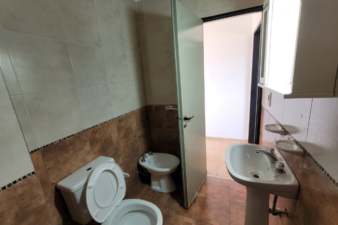 Alquiler departamento de 1 dormitorio - 3° piso por escalera en zona Churruarin, Parana