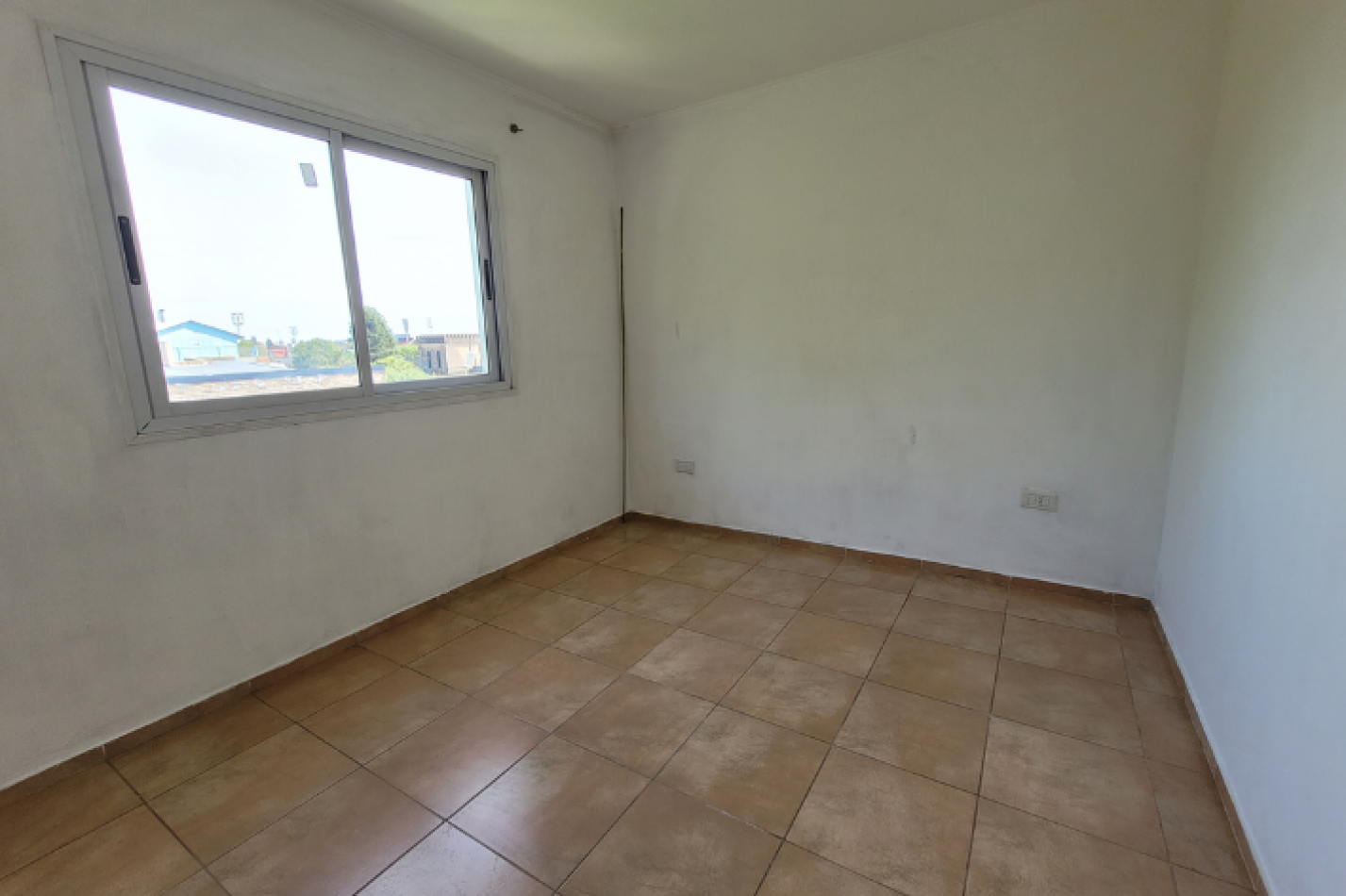 Alquiler departamento de 1 dormitorio - 3° piso por escalera en zona Churruarin, Parana