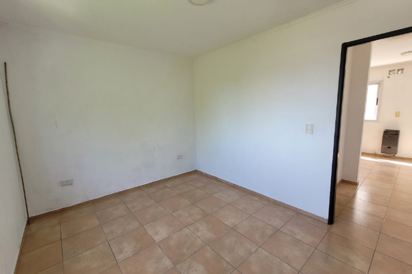 Alquiler departamento de 1 dormitorio - 3° piso por escalera en zona Churruarin, Parana