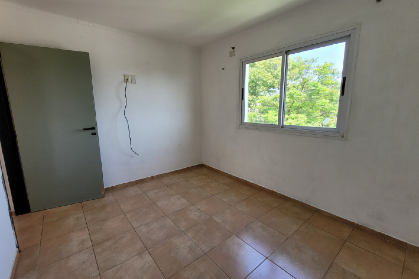 Alquiler departamento de 1 dormitorio - 3° piso por escalera en zona Churruarin, Parana