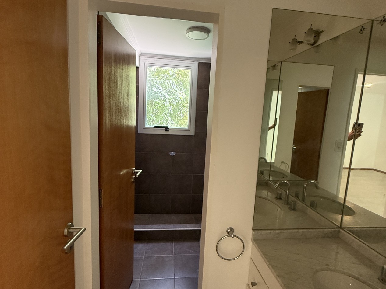 Alquiler departamento de 2 dormitorios con cochera - Zona Parque en Parana