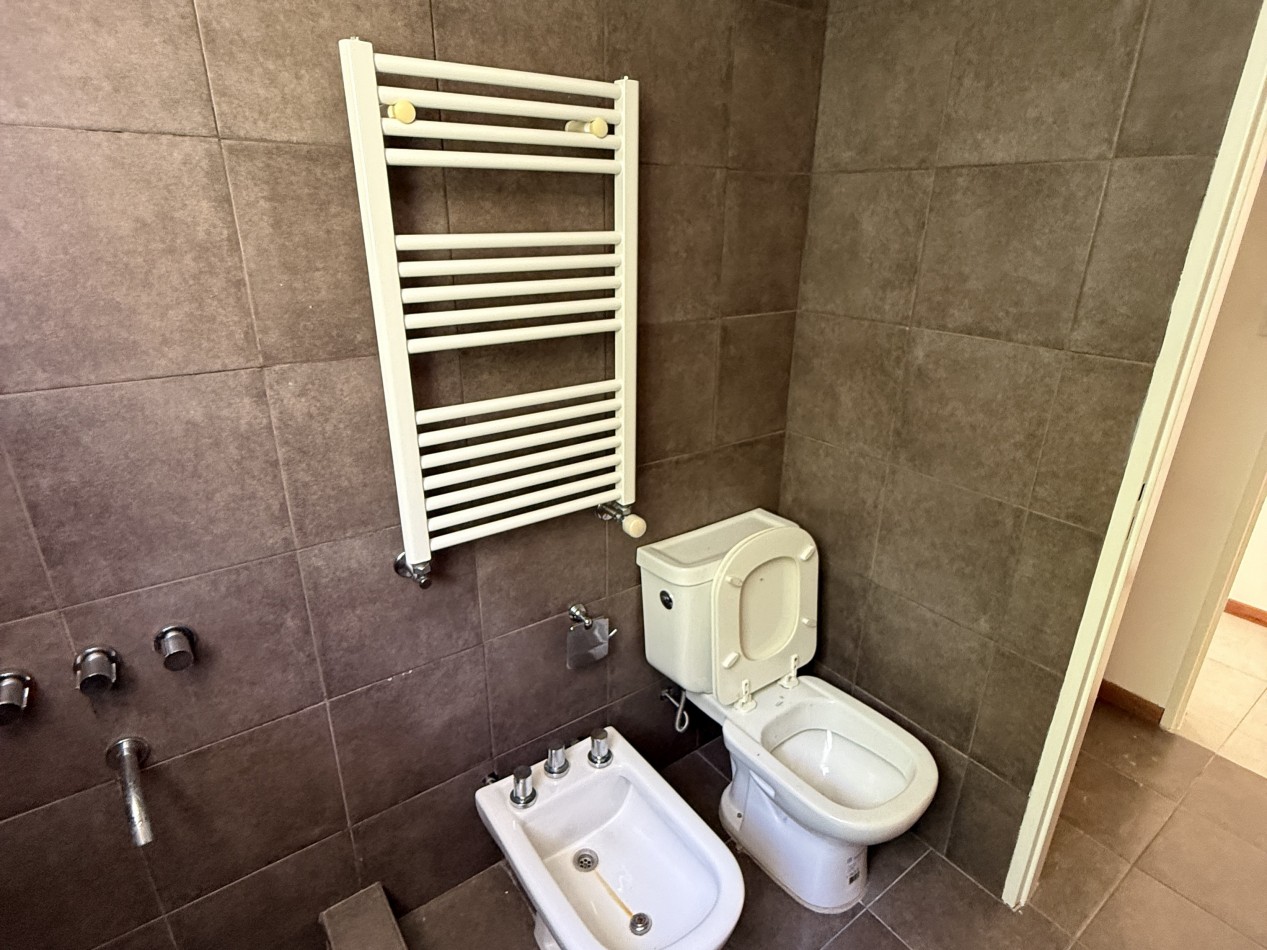 Alquiler departamento de 2 dormitorios con cochera - Zona Parque en Parana