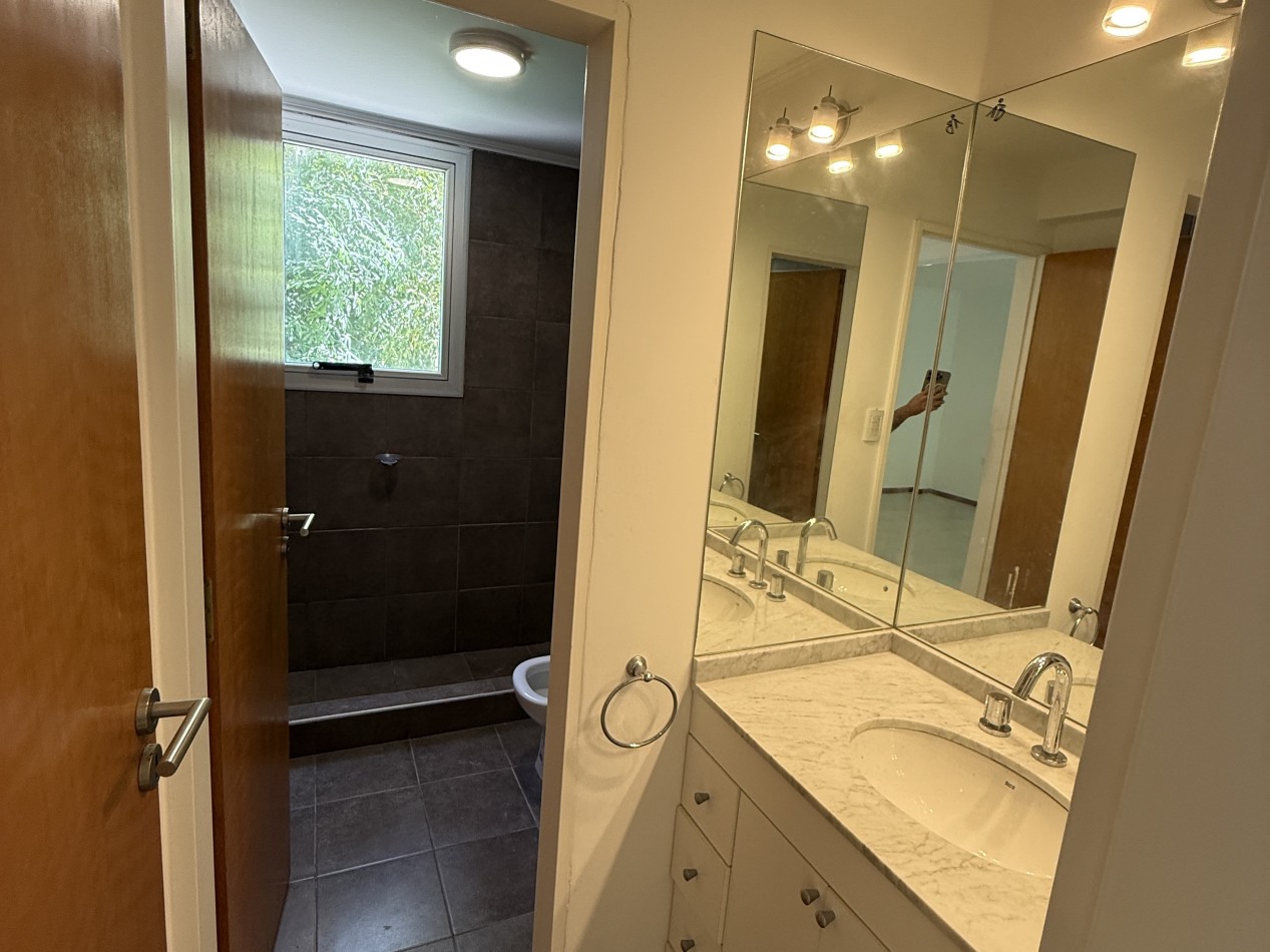 Alquiler departamento de 2 dormitorios con cochera - Zona Parque en Parana