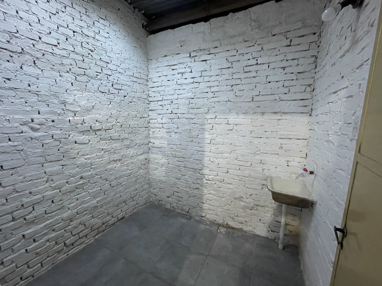 Alquiler casa de 1 dormitorio - Zona Zeballos y Brown en Parana