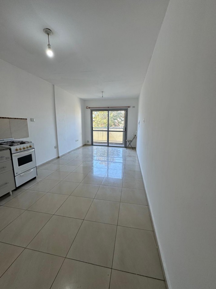 Alquiler monoambiente con balcon al frente - Zona Facultades en Parana