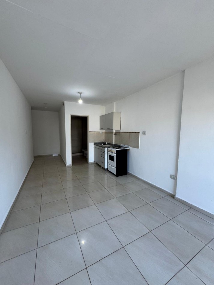 Alquiler monoambiente con balcon al frente - Zona Facultades en Parana