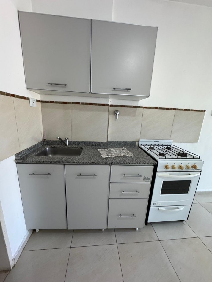 Alquiler monoambiente con balcon al frente - Zona Facultades en Parana