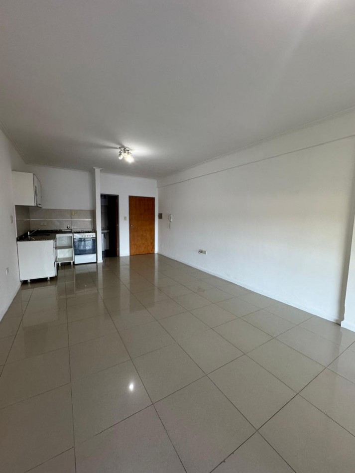 Alquiler departamento de 1 ambiente - Zona Santa Cruz y Uruguay