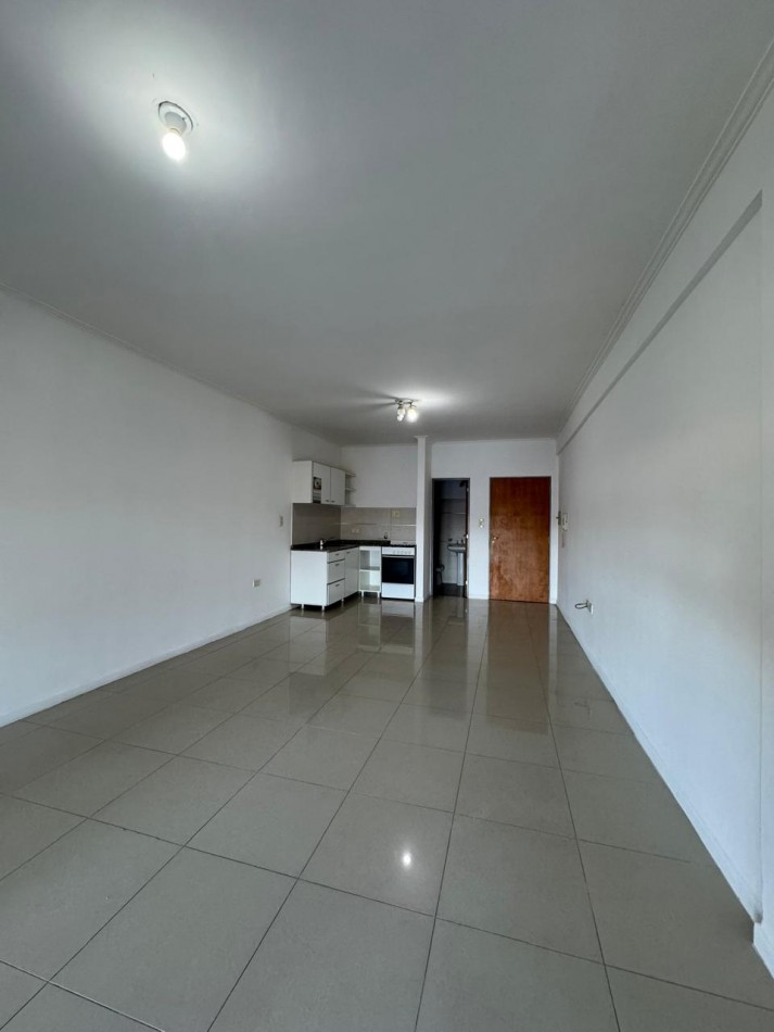 Alquiler departamento de 1 ambiente - Zona Santa Cruz y Uruguay