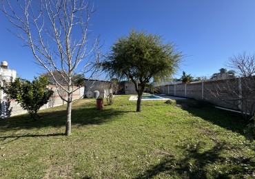 Casa de 2 dormitorios con pileta en terreno de 1.000 m² - Colonia Avellaneda