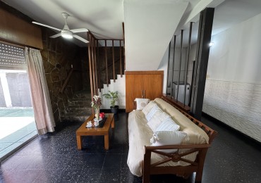 Casa centrica de 4 dormitorios con pileta y quincho - Gran terreno en Parana